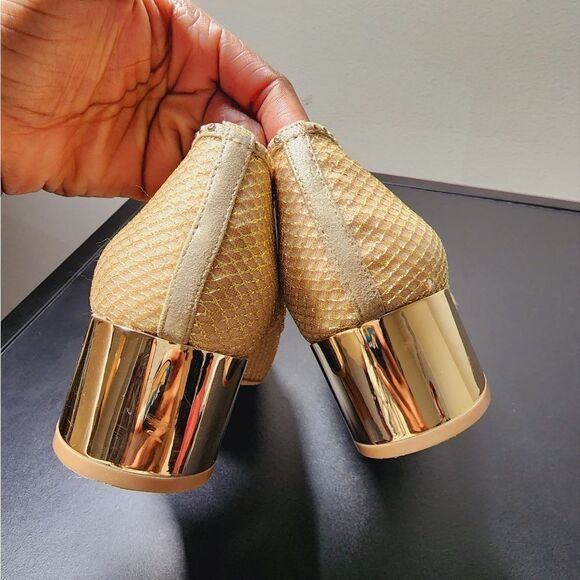 Vince Camuto - Picture 8 of 16